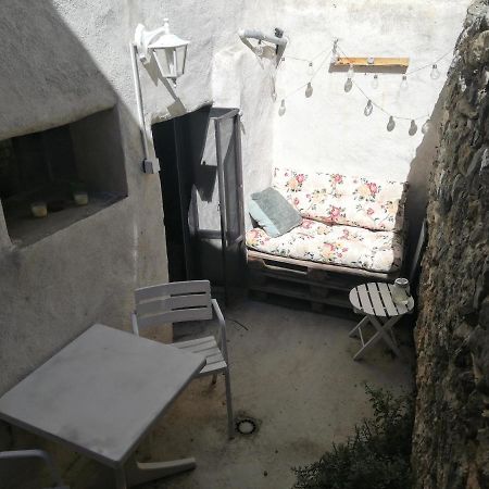 Charmant Appartement En Centre-Ville Medieval Gigean 外观 照片