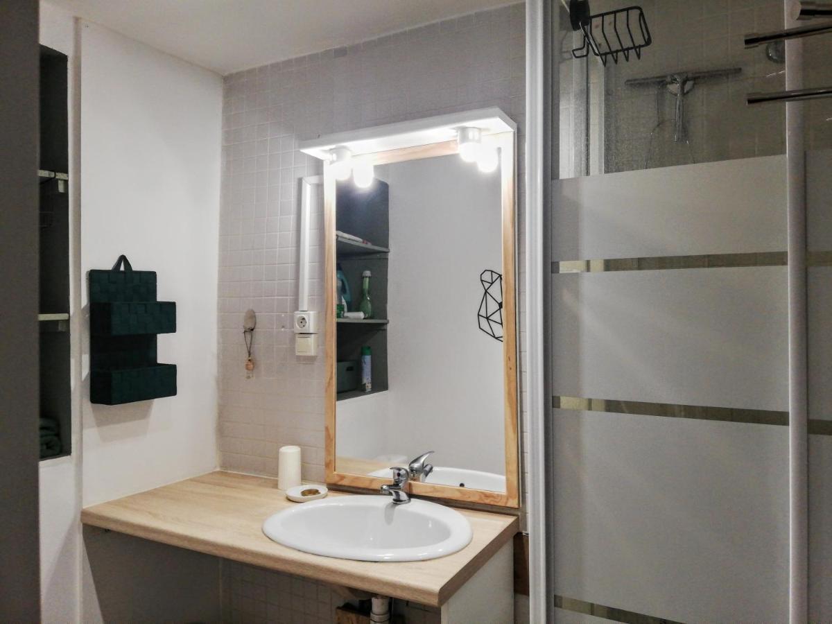 Charmant Appartement En Centre-Ville Medieval Gigean 外观 照片